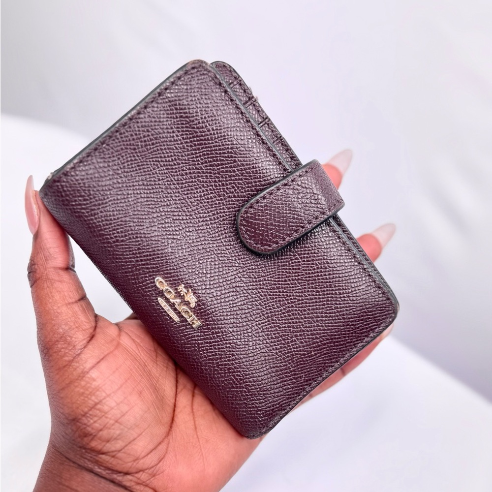 COACH Crossgrain Leather Medium Corner Zip Wallet, Wine Color